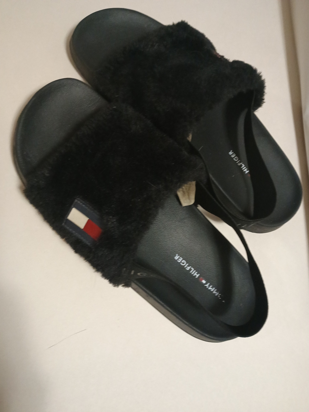 Tommy Hilfiger Hahna Black Faux Fur Slingback Sandals Women’s Size 6